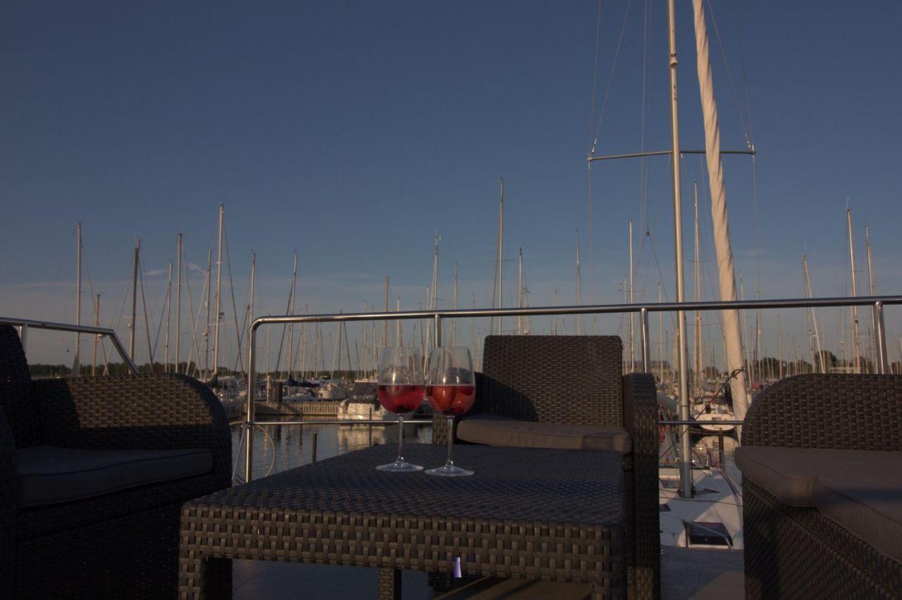 Hausboot Fjord Lacerta Mit Dachterrasse In Wendtorf Esterno foto